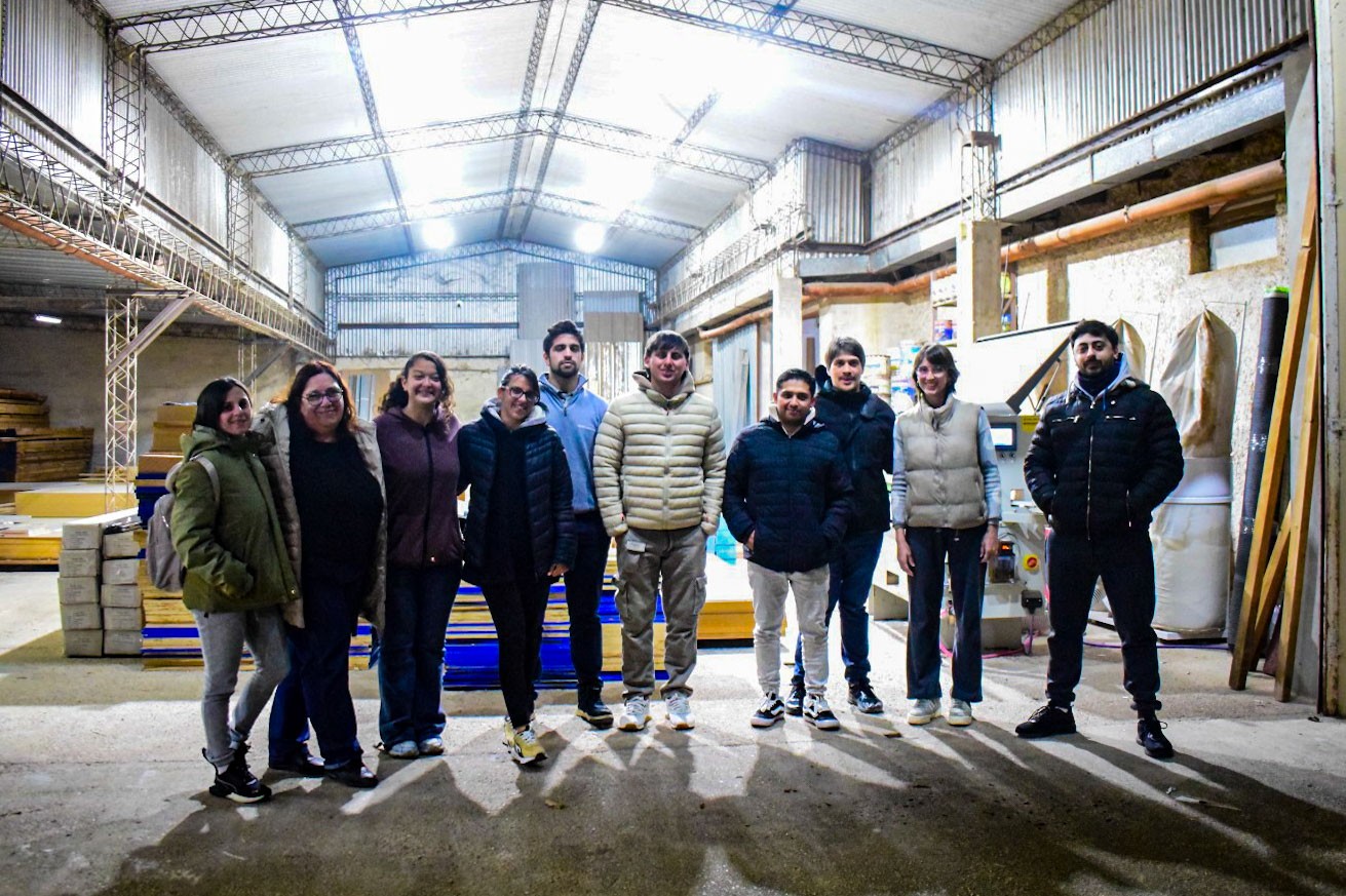 Visita a empresas locales en el marco del Taller de Diseño y Armado de Muebles